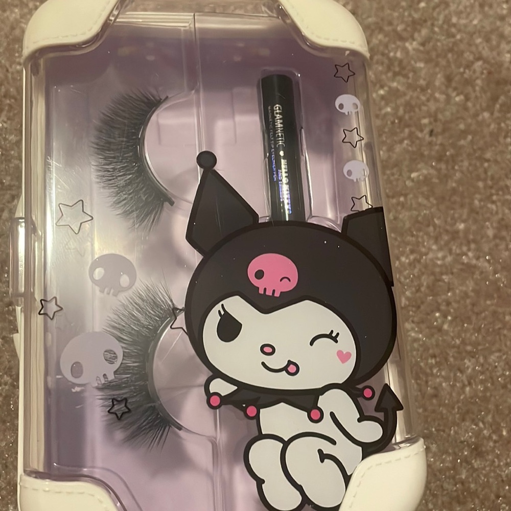 Kuromi eyelash suitcase 💜